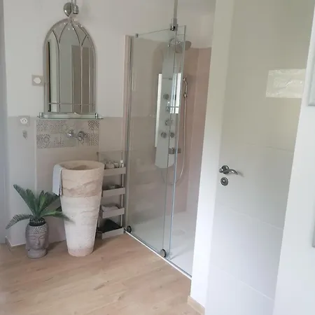 Aux Charmes De La Vallee Apartment