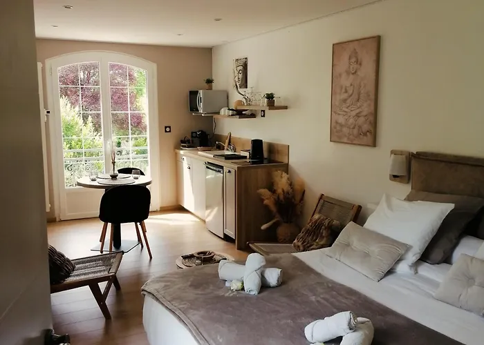 Aux Charmes De La Vallee