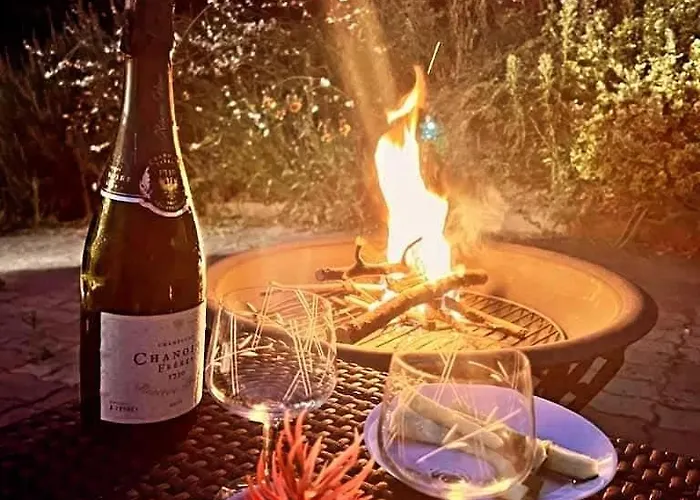 Aux Charmes De La Vallee Apartment *